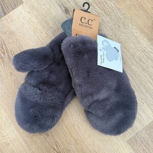 C.C. Fuzzy mittens